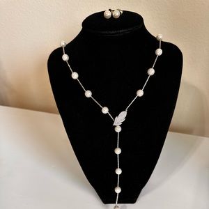 necklace and earring set White gold plated with white pearls